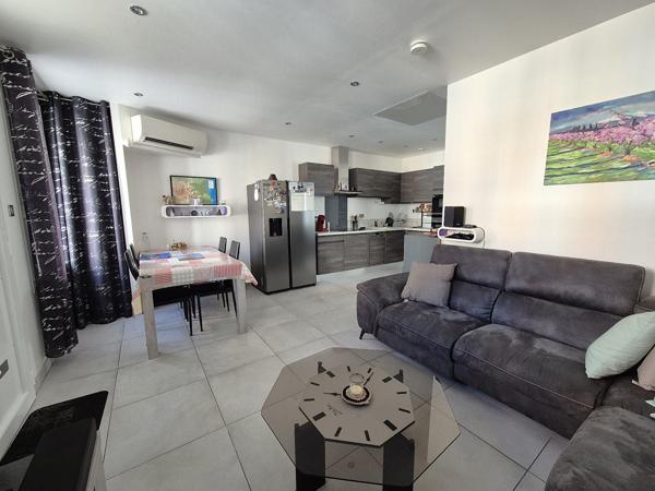 Maison plain pied avec cour et garage !