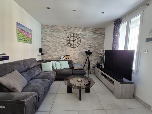 Maison plain pied avec cour et garage !