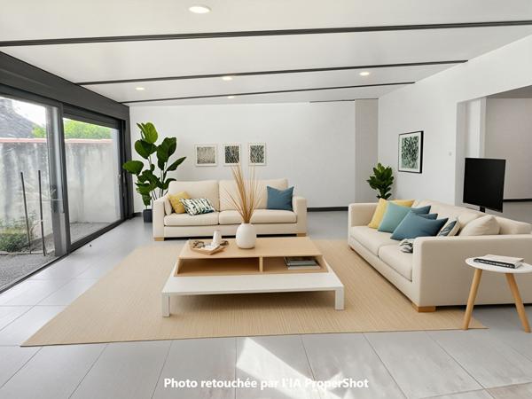 Maison en pierres rénovée avec dépendance, grand séjour de 63 m² et garage ? Proche mer