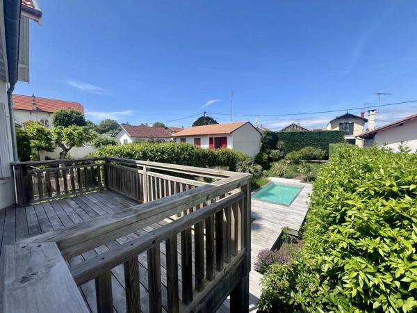 Arcachonnaise dans un quartier résidentiel avec piscine