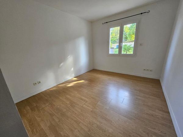 Maison de plain-pied avec piscine - 150 m² habitables Bassilac