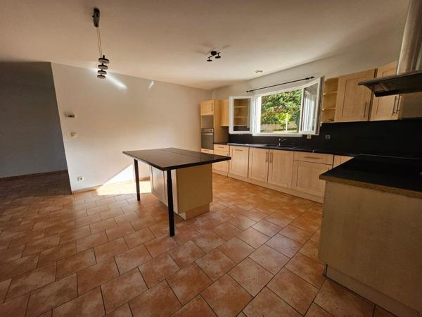 Maison de plain-pied avec piscine - 150 m² habitables Bassilac