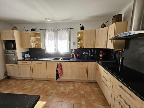 Maison de plain-pied avec piscine - 150 m² habitables Bassilac