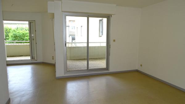 APPARTEMENT AVEC TERRASSE ET GARAGE PROCHE CENTRE VILLE CARCASSONNE