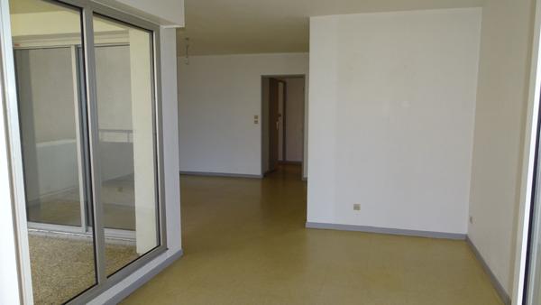 APPARTEMENT AVEC TERRASSE ET GARAGE PROCHE CENTRE VILLE CARCASSONNE
