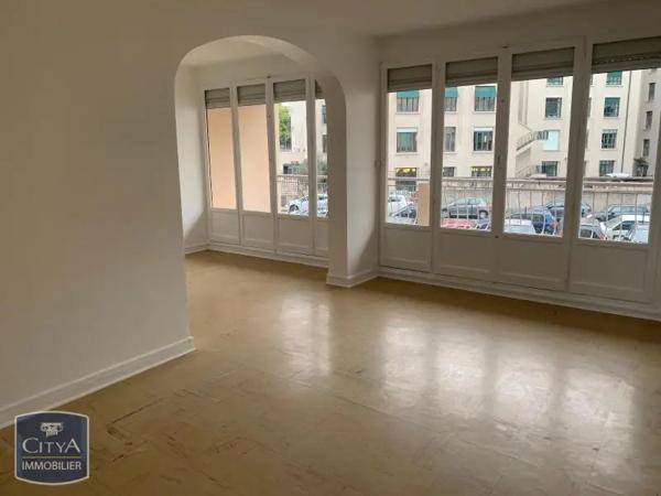 Appartement à louer 2 pièces 52.12m² Lyon (69008)
