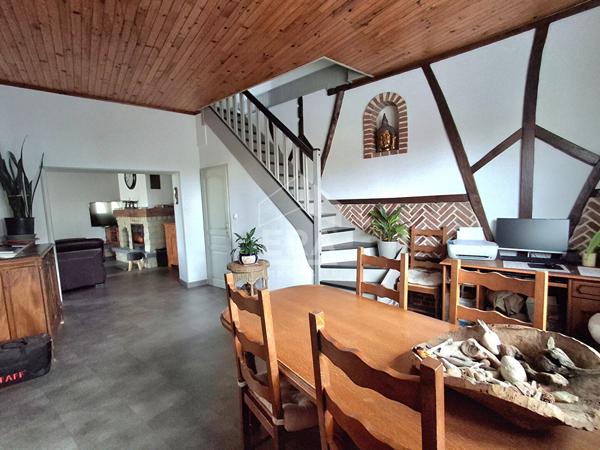 Maison de famille style corps de ferme Leforest 8 pièce(s) 205 m2