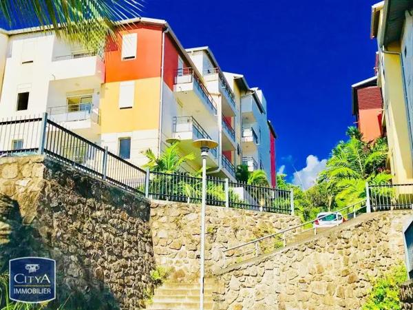 Appartement à louer 2 pièces 43.99m² Saint-Denis (97490)