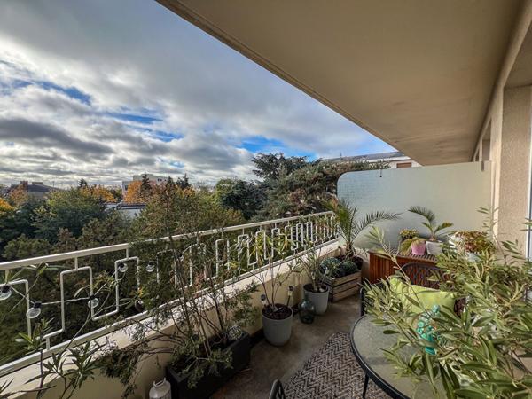 A VENDRE : Appartement T3 ANGERS - 2 chambres - Balcons - Parking - Cave