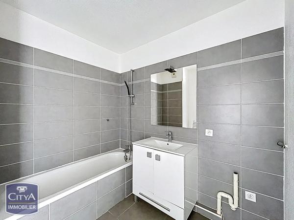 Appartement à vendre 3 pièces 62.32m² Fréjus (83600)