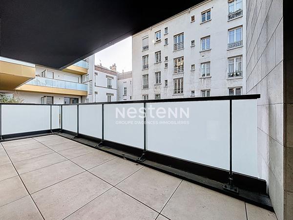 ISSY LES MOULINEAUX - AVENUE VICTOR CRESSON - Vente d'un appartement 3 pièces traversant avec balcon immeuble standing