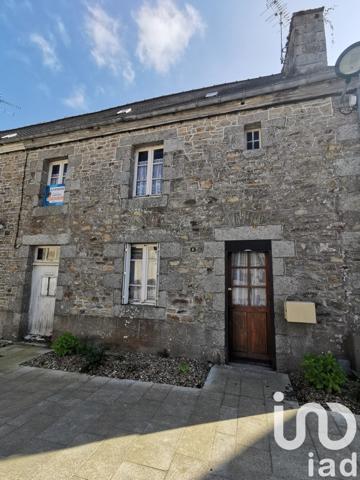 Maison 3 pièces de 67 m² à Ploëzal (22260)
