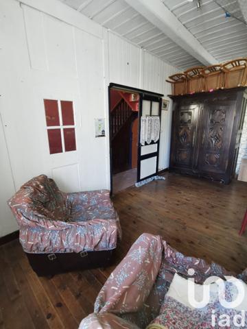 Maison 3 pièces de 67 m² à Ploëzal (22260)