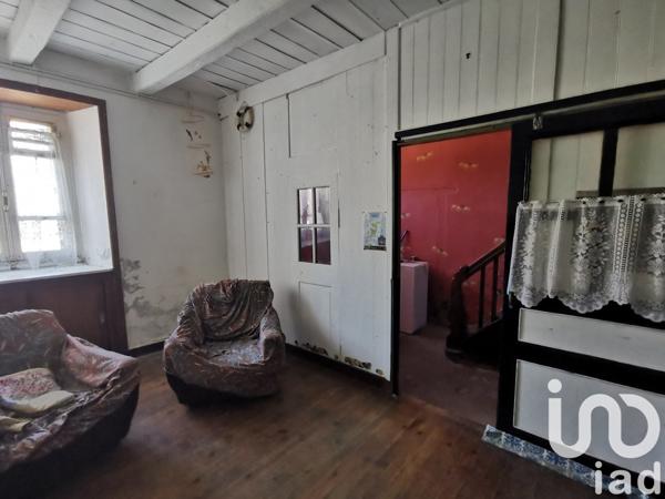 Maison 3 pièces de 67 m² à Ploëzal (22260)
