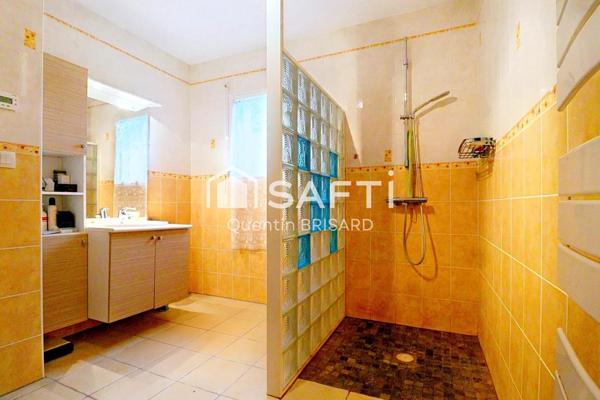 Longère gardant le charme et l'ancien, au calme.