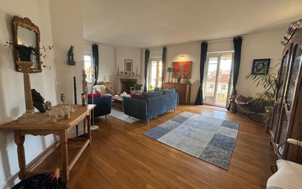 Appartement à vendre    7 pièces • 252 m2 Pau