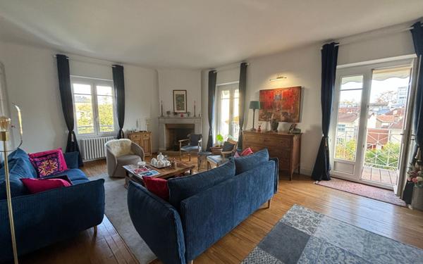 Appartement à vendre    7 pièces • 252 m2 Pau