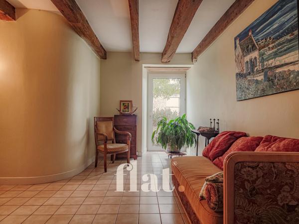 PROPRIETE 6 pièces 351 m2 / 8 000 m2 clos / AIGREFEUILLE-SUR-MAINE/ 4 CH / Piscine / dépendances aménagées