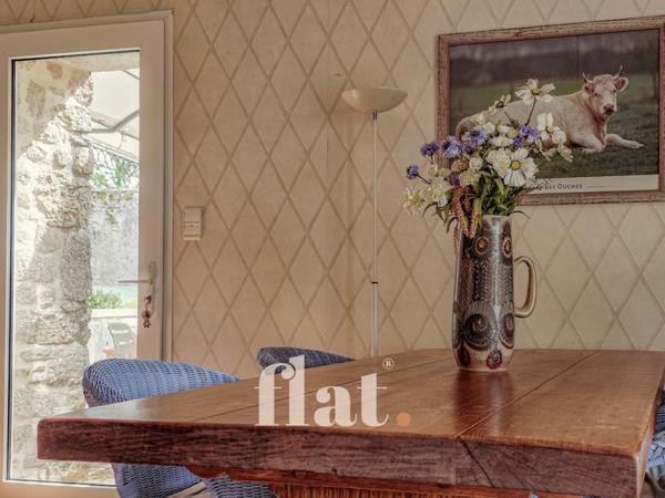 PROPRIETE 6 pièces 351 m2 / 8 000 m2 clos / AIGREFEUILLE-SUR-MAINE/ 4 CH / Piscine / dépendances aménagées