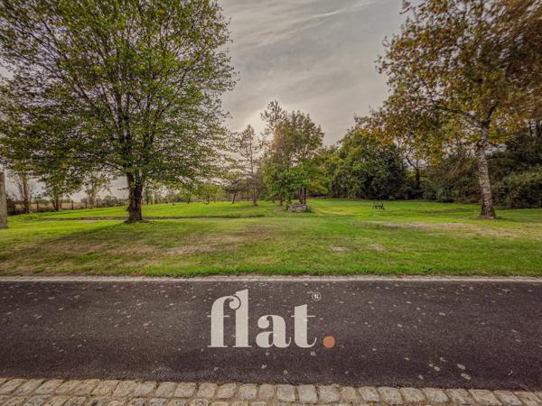 PROPRIETE 6 pièces 351 m2 / 8 000 m2 clos / AIGREFEUILLE-SUR-MAINE/ 4 CH / Piscine / dépendances aménagées