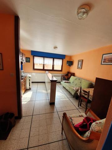 Immeuble de 2 appartements et un hangar