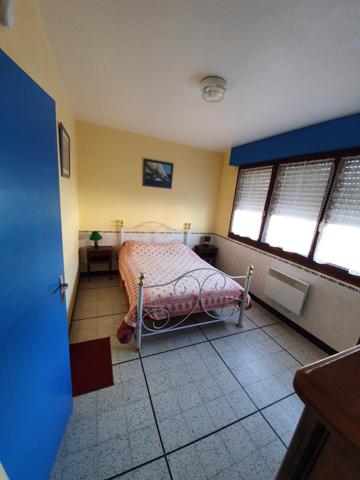 Immeuble de 2 appartements et un hangar