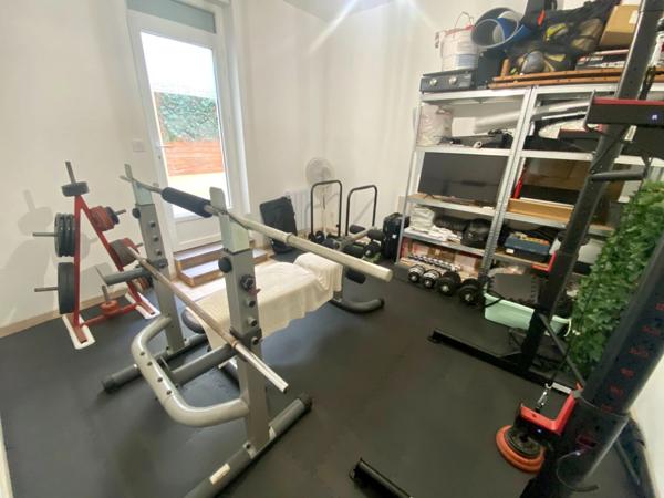 Appartement duplex T3 de 71M2 totalement rénové avec terrasse/cour à vendre centre historique de SAINT SEVER (40)