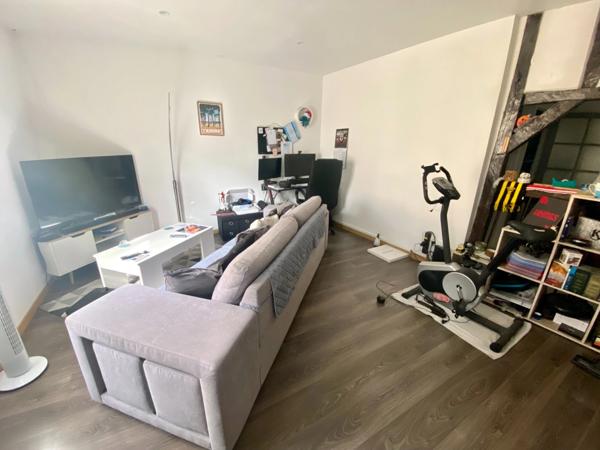 Appartement duplex T3 de 71M2 totalement rénové avec terrasse/cour à vendre centre historique de SAINT SEVER (40)