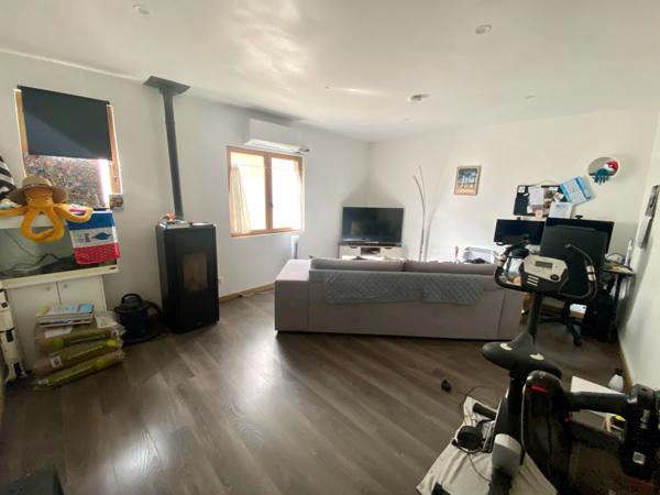 Appartement duplex T3 de 71M2 totalement rénové avec terrasse/cour à vendre centre historique de SAINT SEVER (40)