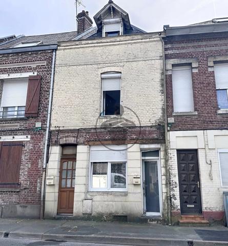 Vente                                                      Immeuble
                        
                     5 pièces                      105 m2                     à Saint-Quentin