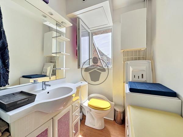 Vente                                                      Immeuble
                        
                     5 pièces                      105 m2                     à Saint-Quentin