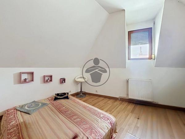 Vente                                                      Immeuble
                        
                     5 pièces                      105 m2                     à Saint-Quentin