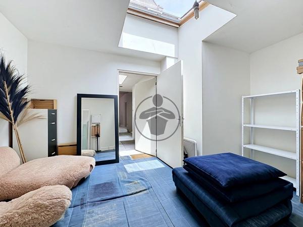 Vente                                                      Immeuble
                        
                     5 pièces                      105 m2                     à Saint-Quentin