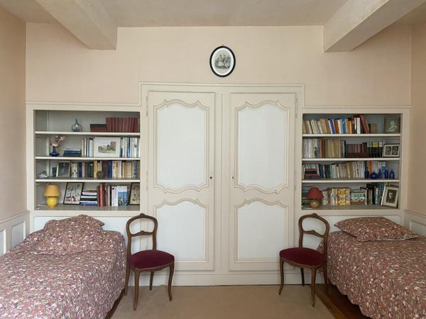 PROPRIETE – 2 MAISONS – DEPENDANCES