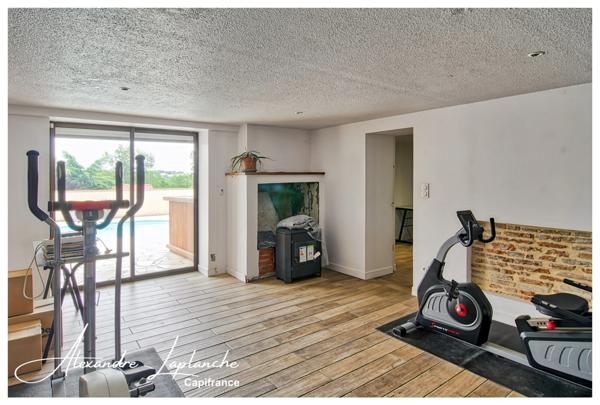 Dpt Tarn et Garonne (82), à vendre MONTAUBAN Beausoleil maison 7 pièces de 177m² avec piscine.