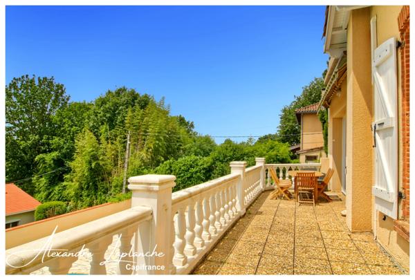 Dpt Tarn et Garonne (82), à vendre MONTAUBAN Beausoleil maison 7 pièces de 177m² avec piscine.