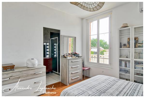 Dpt Tarn et Garonne (82), à vendre MONTAUBAN Beausoleil maison 7 pièces de 177m² avec piscine.