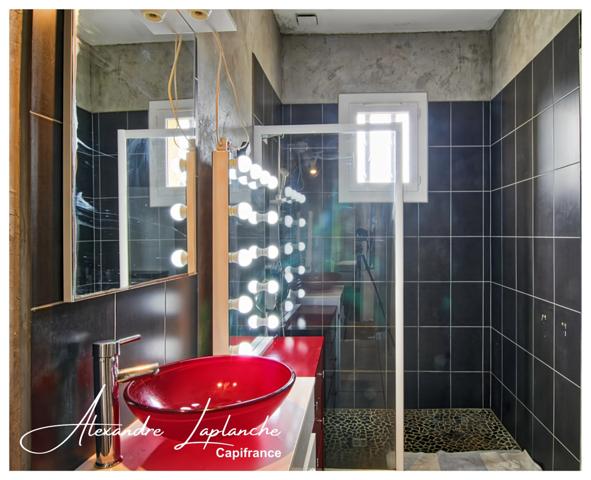 Dpt Tarn et Garonne (82), à vendre MONTAUBAN Beausoleil maison 7 pièces de 177m² avec piscine.