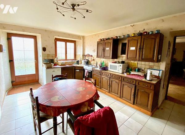 GOVEN CENTRE - EXCLUSIF - Longère de 132m²  à rafraichir sur vaste terrain de 1200m²