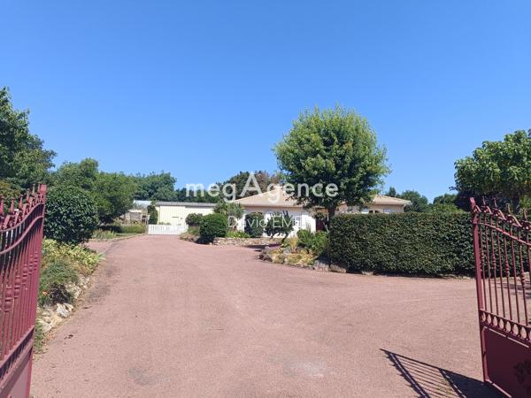 Maison à Aizenay, 85190 - 7 pièces 220m²