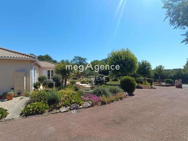 Maison à Aizenay, 85190 - 7 pièces 220m²