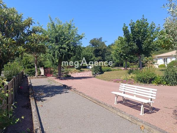 Maison à Aizenay, 85190 - 7 pièces 220m²