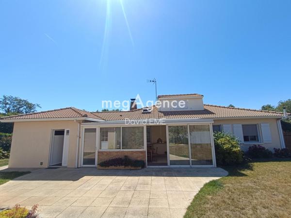 Maison à Aizenay, 85190 - 7 pièces 220m²
