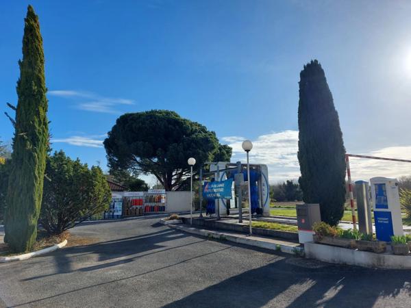 Fonds de commerce et murs à vendre EYMET (24) station-service + logement de fonction