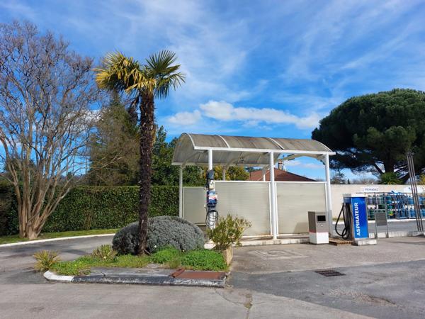 Fonds de commerce et murs à vendre EYMET (24) station-service + logement de fonction
