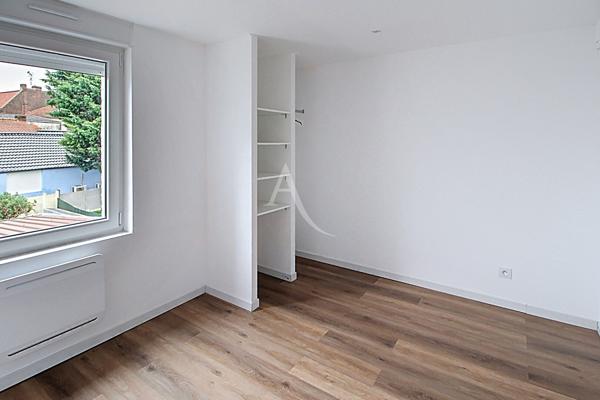 Maison 3 chambres avec jardin meublèe à Sin le Noble.
