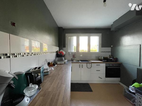 Maison avec jardin et garage