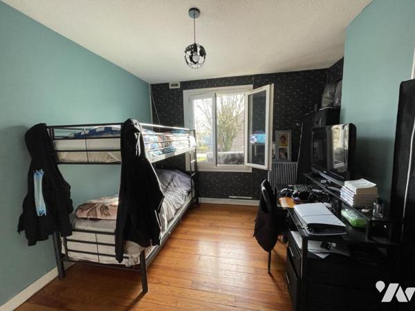 Maison avec jardin et garage