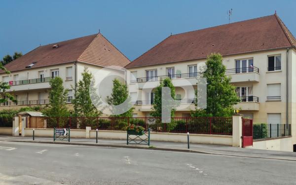 Stationnement à louer    10 m2 Le Plessis-Belleville