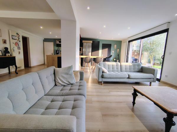 La Chapelle-d'Armentières (59930) Maison semi individuelle rénovée - 200m² - 4 chambres - Magnifique jardin plein sud !